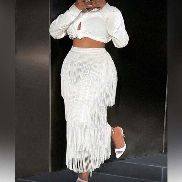 Elegant White Fringe Skirt - Picture 7 of 8